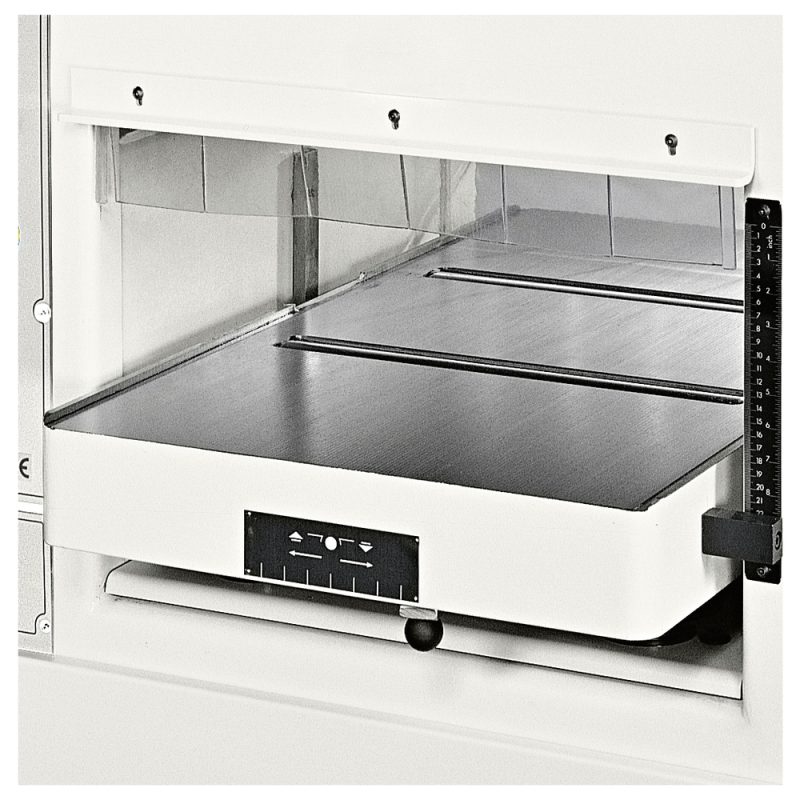 Thicknessing table of the SCM Nova S 520 with its two idle bed rollers